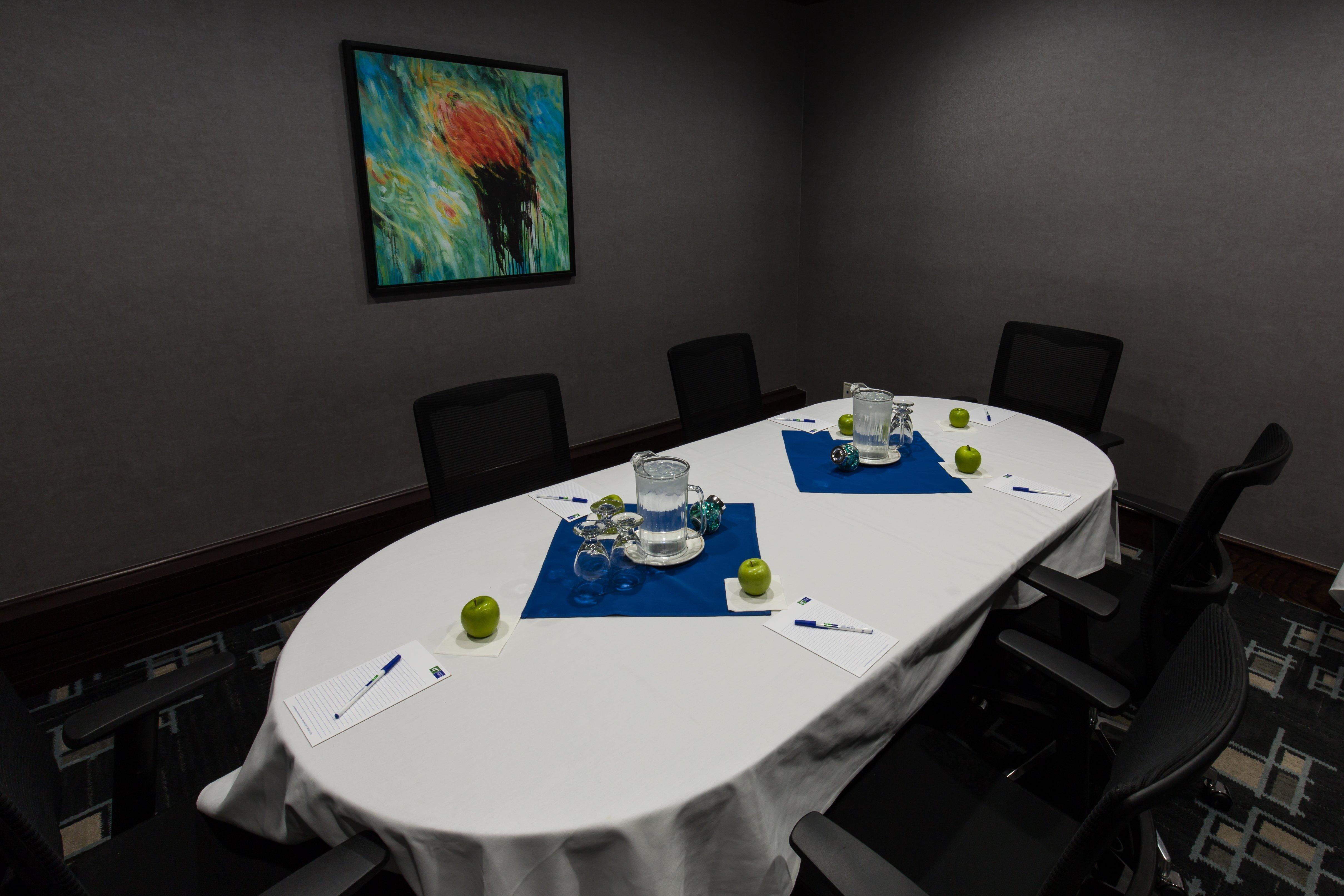 Holiday Inn Express Edmonton Downtown By Ihg Exterior photo